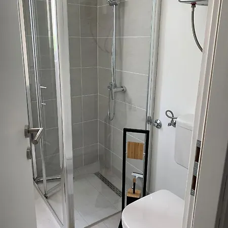 A Cosy Renovated One Bedroom With Parking Space And Near The Sea And The Historical Center Apartamento *